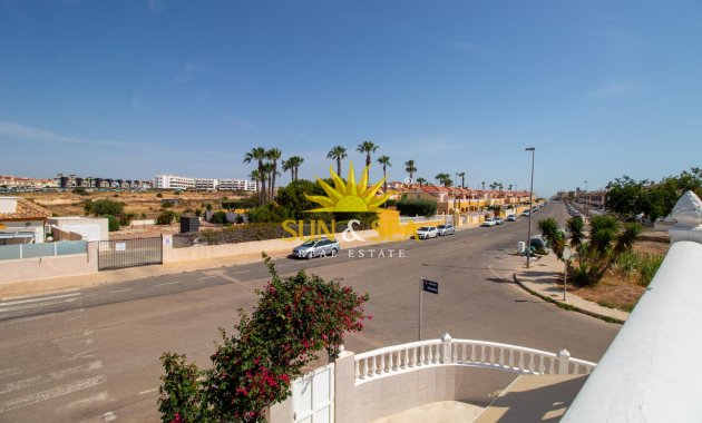 Wiederverkauf - Villa / Doppelhaushälfte - Orihuela Costa - La Regia