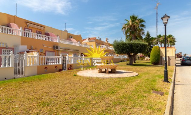 Wiederverkauf - Villa / Doppelhaushälfte - Orihuela Costa - La Regia