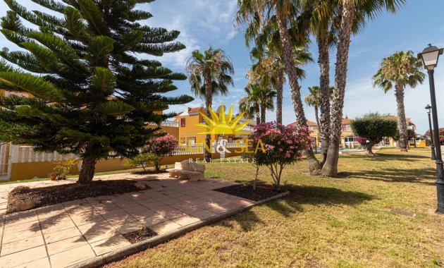 Wiederverkauf - Villa / Doppelhaushälfte - Orihuela Costa - La Regia