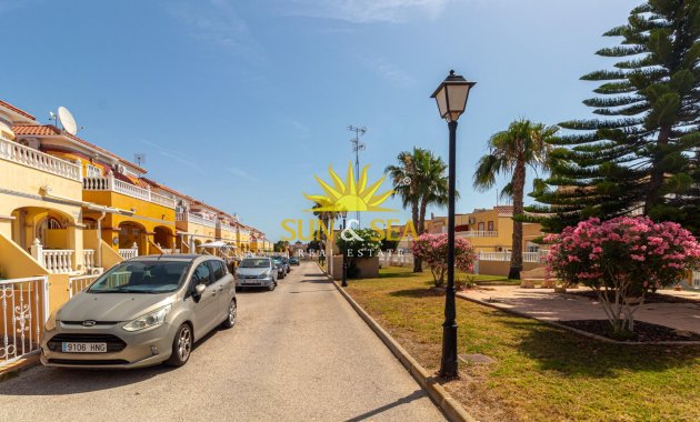 Wiederverkauf - Villa / Doppelhaushälfte - Orihuela Costa - La Regia