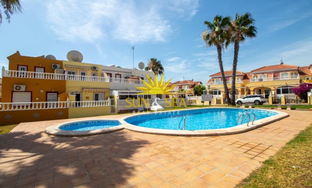 Wiederverkauf - Villa / Doppelhaushälfte - Orihuela Costa - La Regia