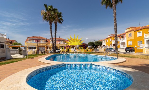 Wiederverkauf - Villa / Doppelhaushälfte - Orihuela Costa - La Regia