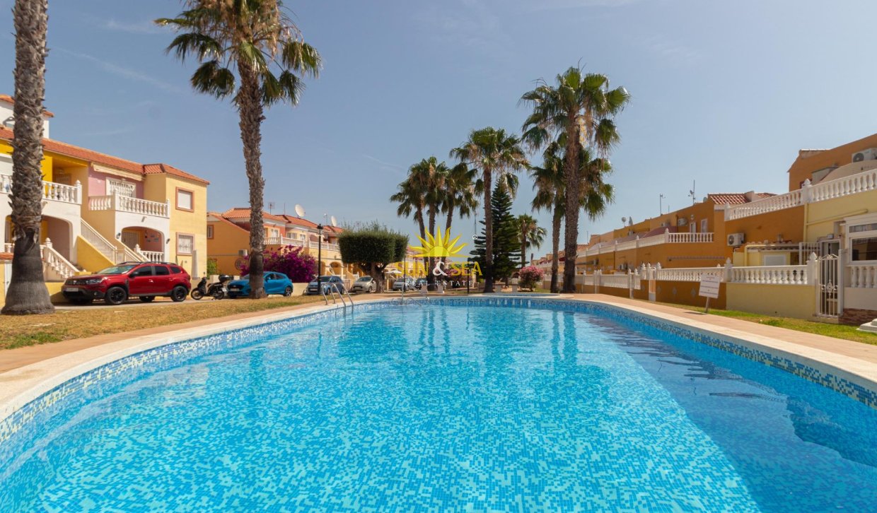 Wiederverkauf - Villa / Doppelhaushälfte - Orihuela Costa - La Regia