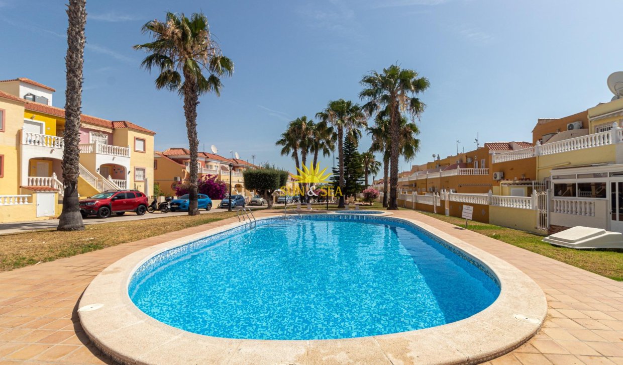 Wiederverkauf - Villa / Doppelhaushälfte - Orihuela Costa - La Regia