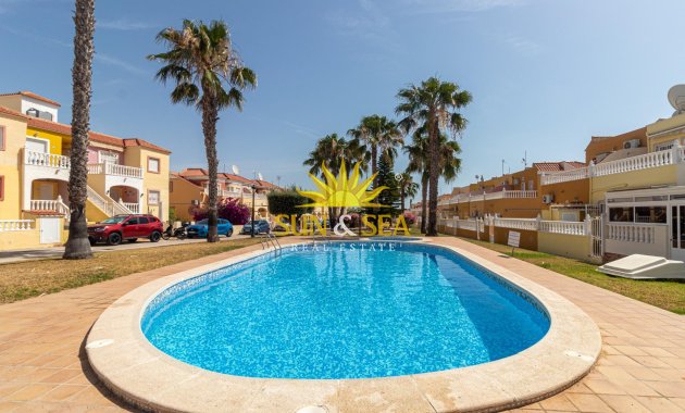 Wiederverkauf - Villa / Doppelhaushälfte - Orihuela Costa - La Regia