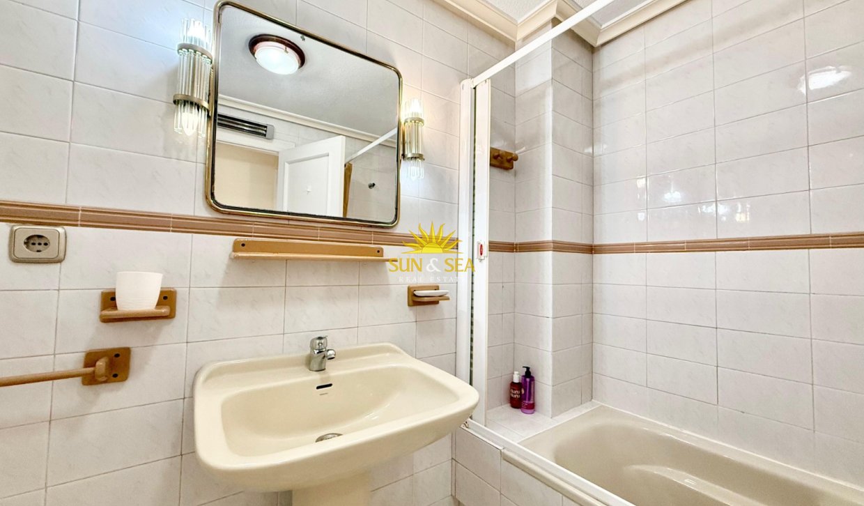 Alquiler a largo plazo - Apartamento - Torrevieja - torrevieja
