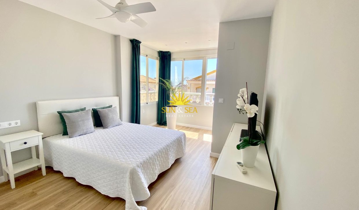 Reventa - Chalet adosado - Orihuela Costa - Los Altos