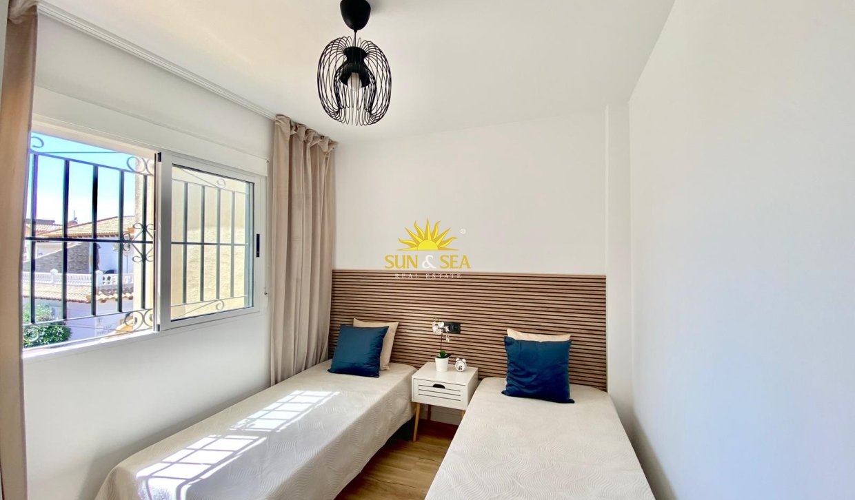Reventa - Chalet adosado - Orihuela Costa - Los Altos