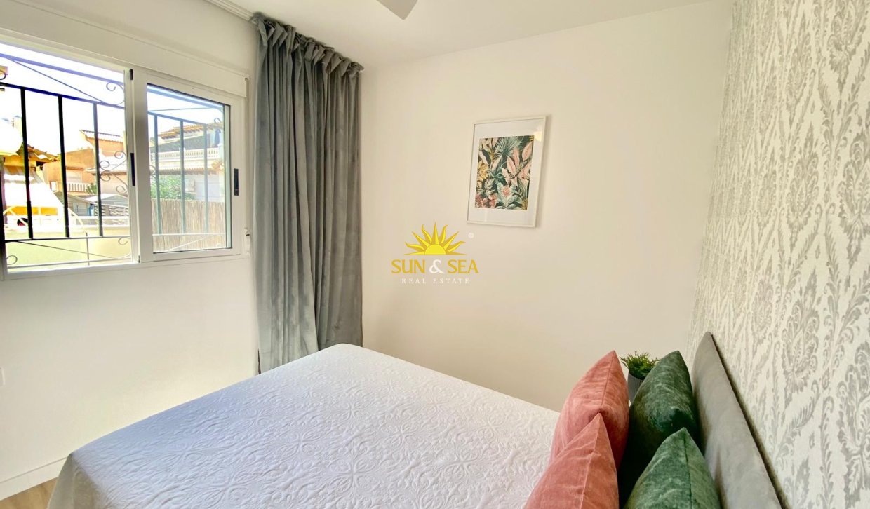 Reventa - Chalet adosado - Orihuela Costa - Los Altos