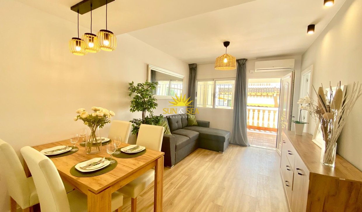 Reventa - Chalet adosado - Orihuela Costa - Los Altos