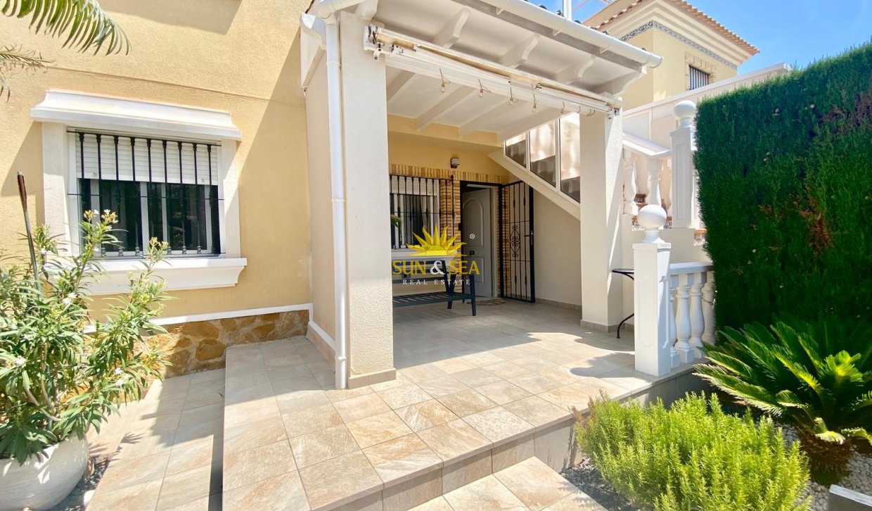 Reventa - Chalet adosado - Orihuela Costa - Villamartín
