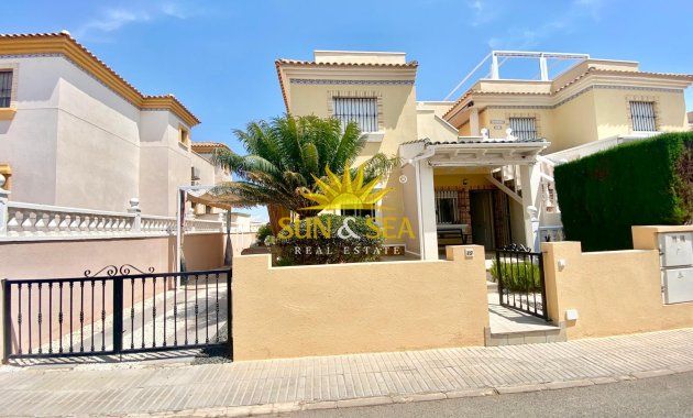 Reventa - Chalet adosado - Orihuela Costa - Villamartín