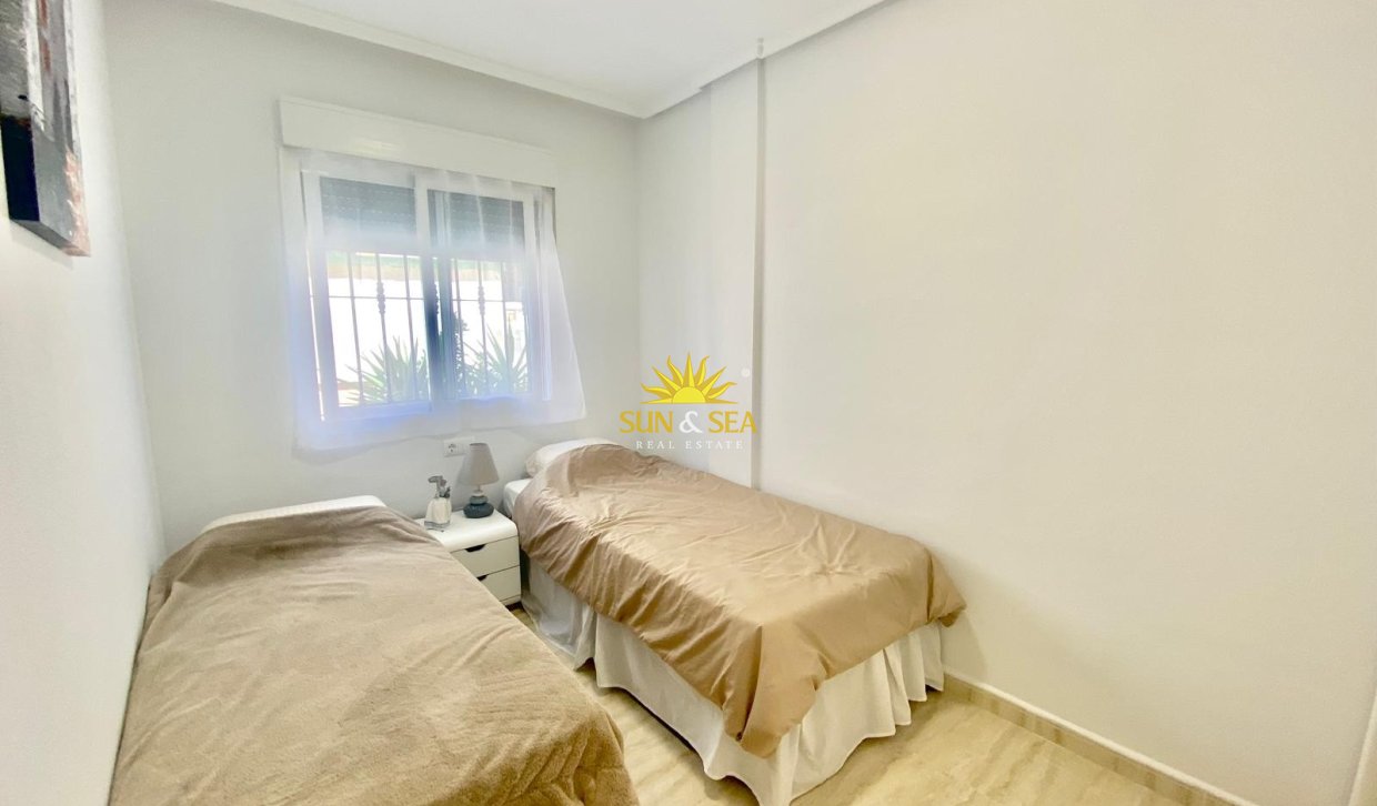 Reventa - Chalet adosado - Orihuela Costa - Villamartín