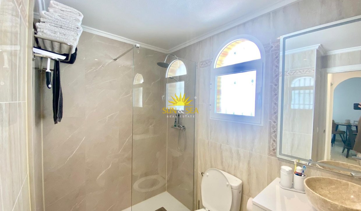 Reventa - Chalet adosado - Orihuela Costa - Villamartín
