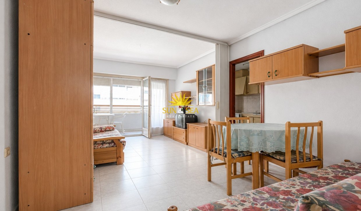Revente - Appartement - Torrevieja - Centro