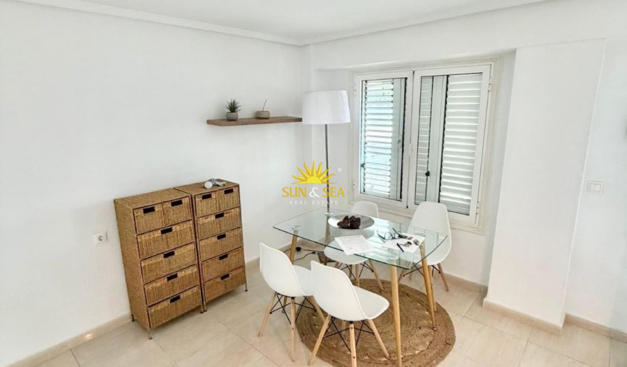 Location à long terme - Appartement - Torrevieja - Playa de los Naufragos