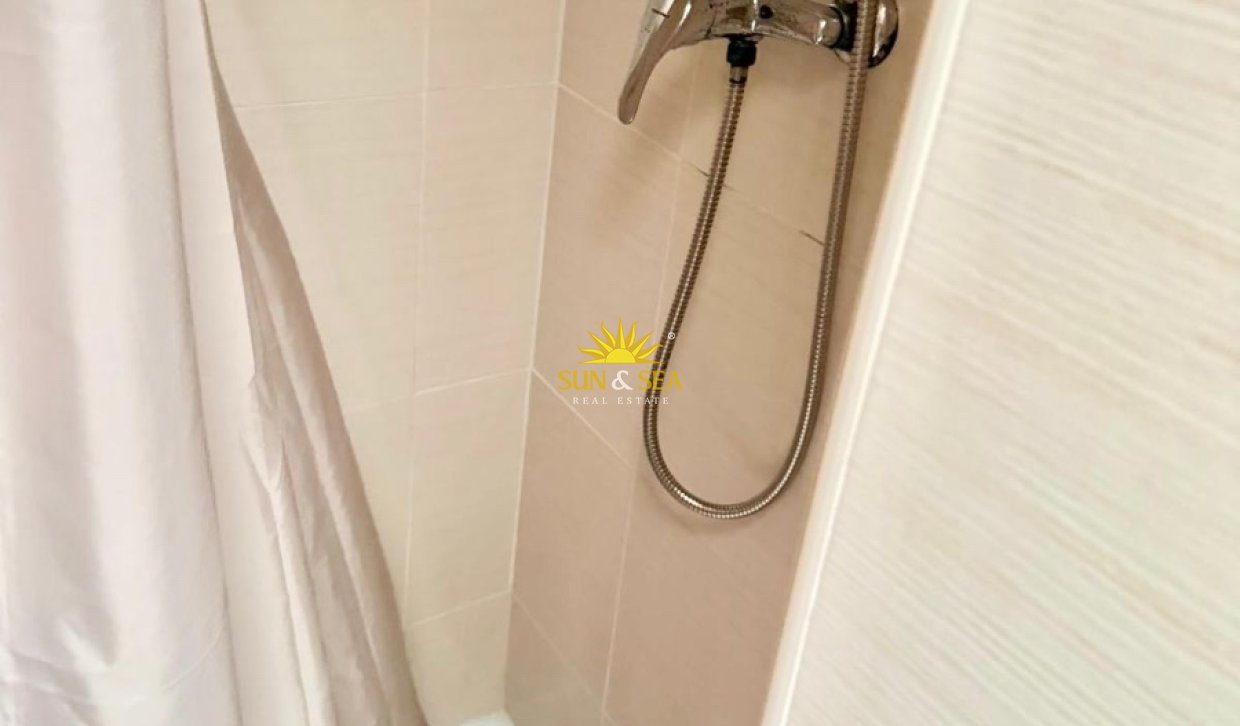 Location à long terme - Appartement - Torrevieja - Playa de los Naufragos