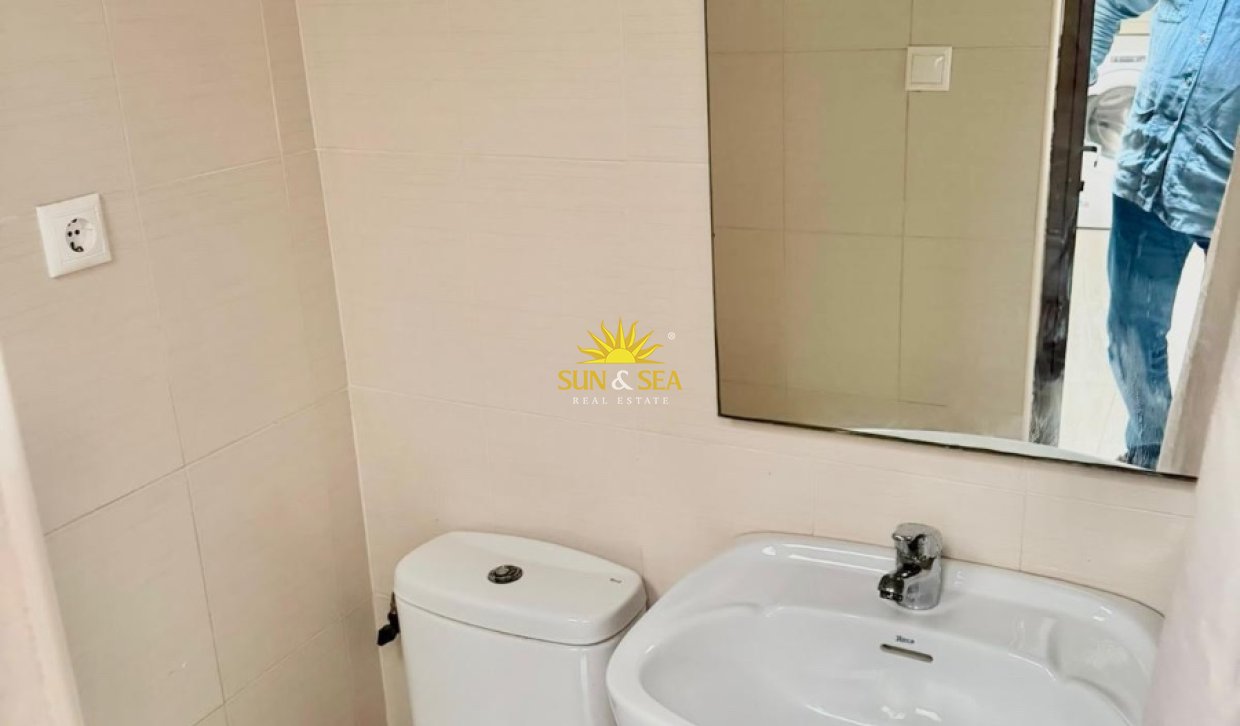 Location à long terme - Appartement - Torrevieja - Playa de los Naufragos