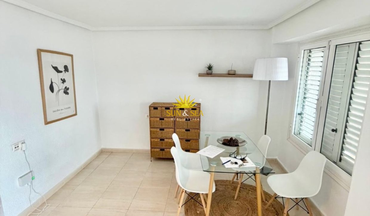 Location à long terme - Appartement - Torrevieja - Playa de los Naufragos