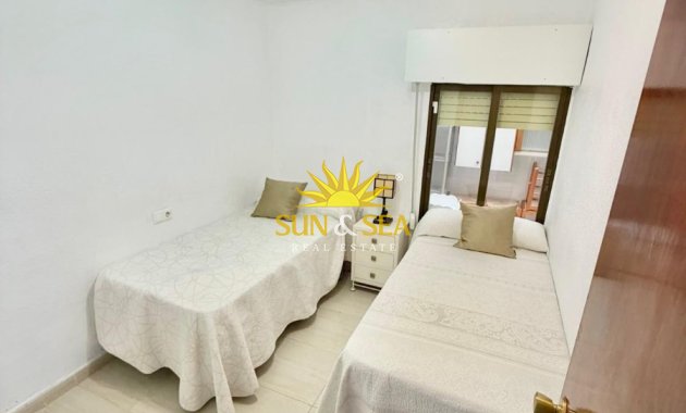 Location à long terme - Appartement - Torrevieja - Playa de los Naufragos