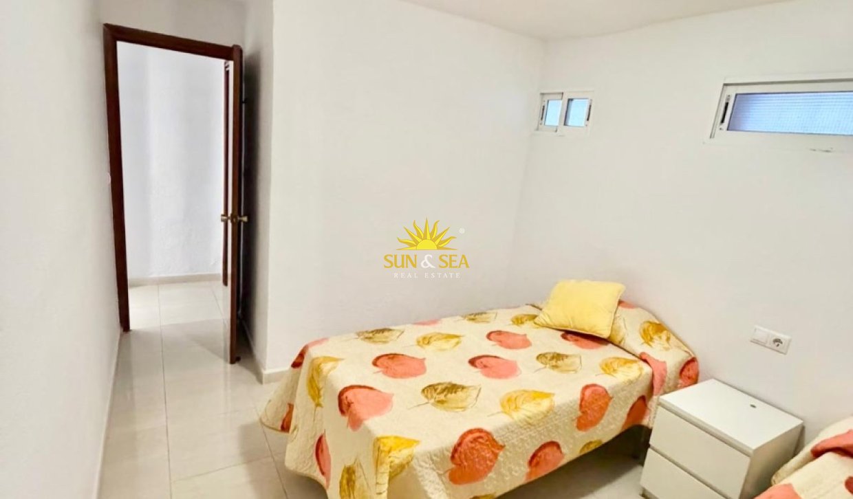 Location à long terme - Appartement - Torrevieja - Playa de los Naufragos