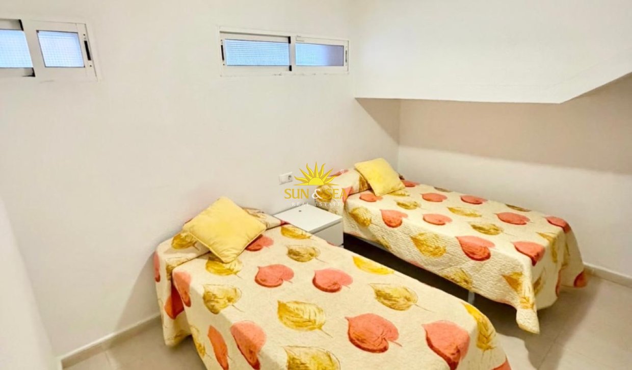 Location à long terme - Appartement - Torrevieja - Playa de los Naufragos