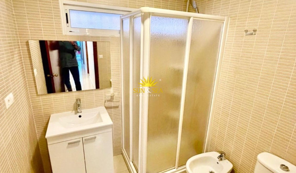 Location à long terme - Appartement - Torrevieja - Playa de los Naufragos