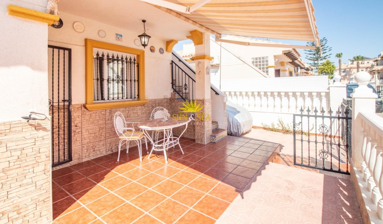 Revente - Villa / Semi détaché - Orihuela Costa - La Zenia