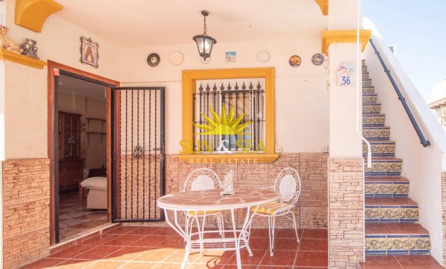 Revente - Villa / Semi détaché - Orihuela Costa - La Zenia