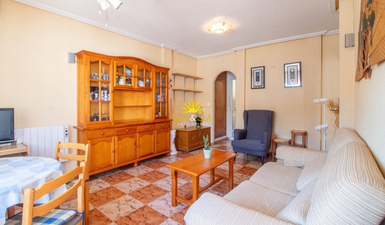 Revente - Villa / Semi détaché - Orihuela Costa - La Zenia