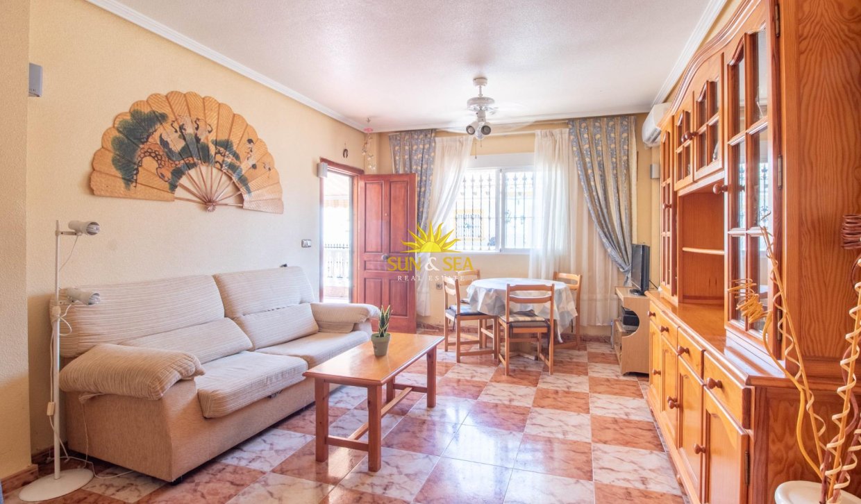 Revente - Villa / Semi détaché - Orihuela Costa - La Zenia