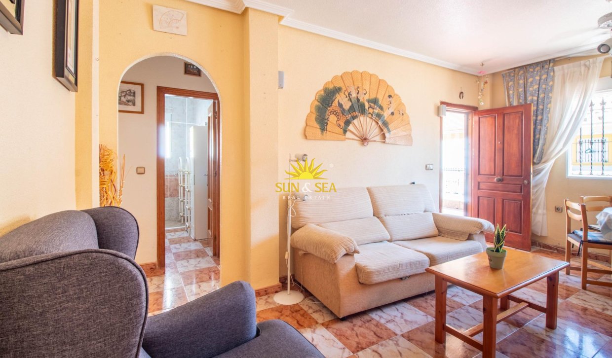 Revente - Villa / Semi détaché - Orihuela Costa - La Zenia