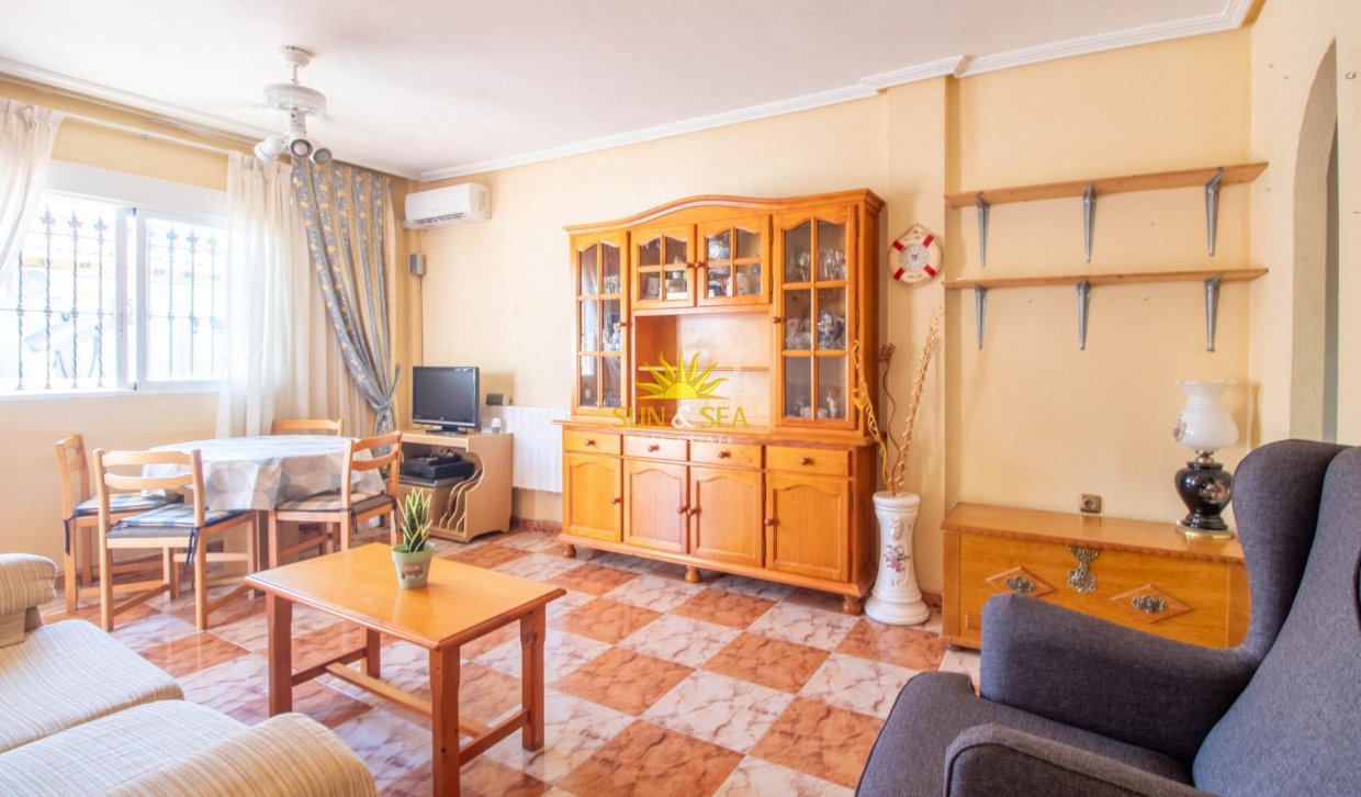 Revente - Villa / Semi détaché - Orihuela Costa - La Zenia
