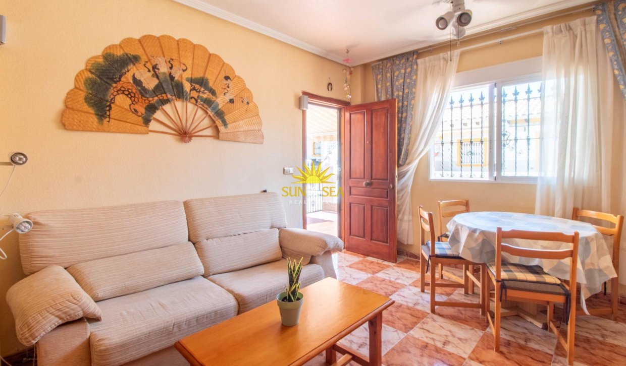 Revente - Villa / Semi détaché - Orihuela Costa - La Zenia