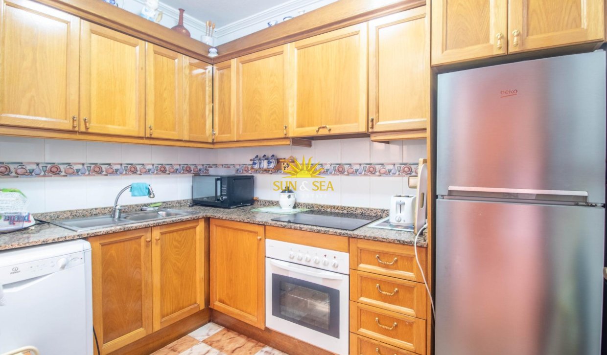 Revente - Villa / Semi détaché - Orihuela Costa - La Zenia