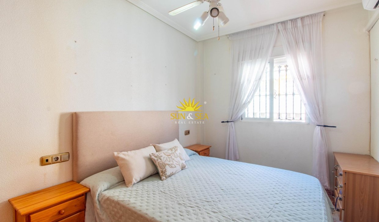 Revente - Villa / Semi détaché - Orihuela Costa - La Zenia