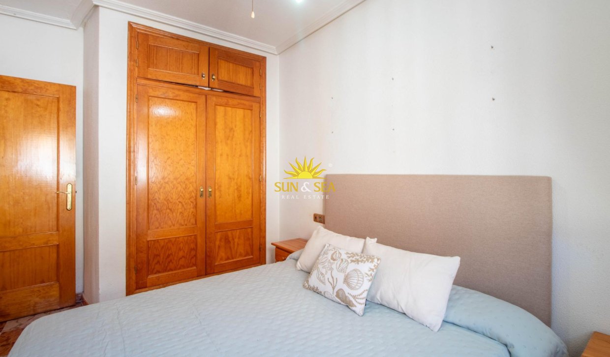 Revente - Villa / Semi détaché - Orihuela Costa - La Zenia