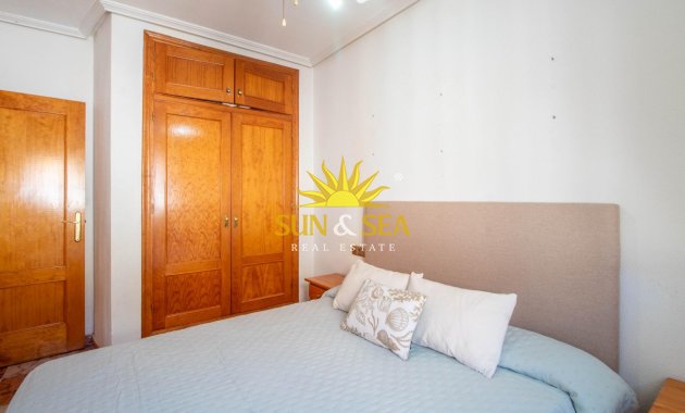 Revente - Villa / Semi détaché - Orihuela Costa - La Zenia