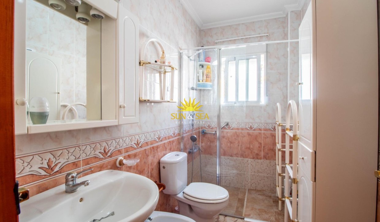 Revente - Villa / Semi détaché - Orihuela Costa - La Zenia