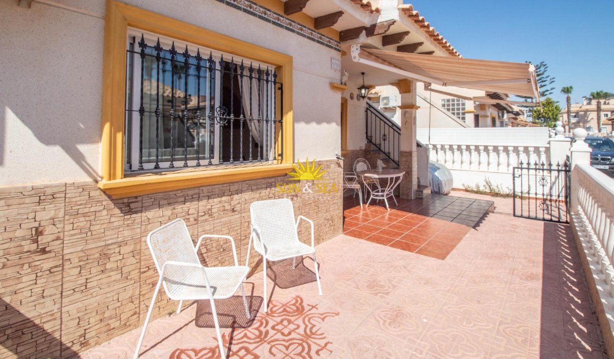 Revente - Villa / Semi détaché - Orihuela Costa - La Zenia