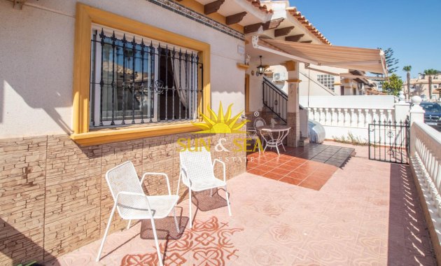 Revente - Villa / Semi détaché - Orihuela Costa - La Zenia
