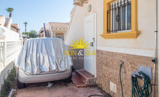 Revente - Villa / Semi détaché - Orihuela Costa - La Zenia