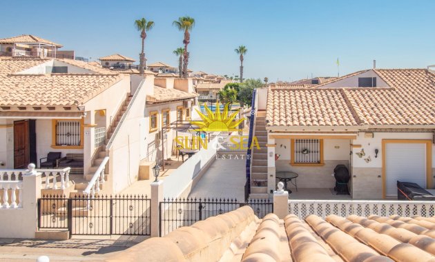 Revente - Villa / Semi détaché - Orihuela Costa - La Zenia