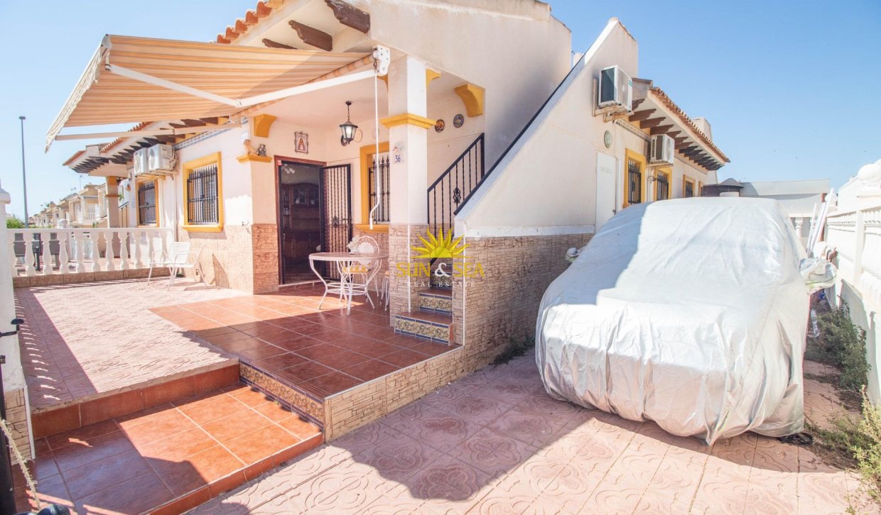 Revente - Villa / Semi détaché - Orihuela Costa - La Zenia