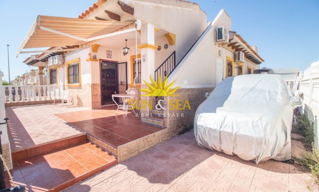 Revente - Villa / Semi détaché - Orihuela Costa - La Zenia