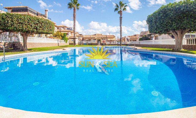Revente - Villa / Semi détaché - Orihuela Costa - La Zenia
