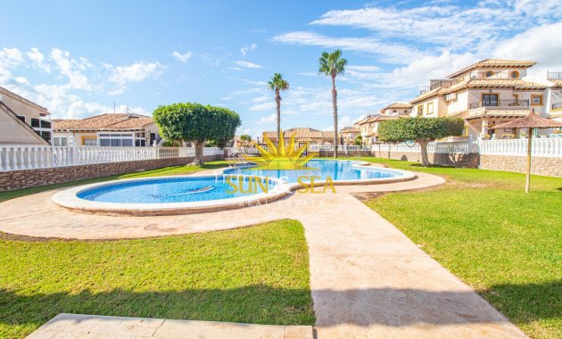 Revente - Villa / Semi détaché - Orihuela Costa - La Zenia