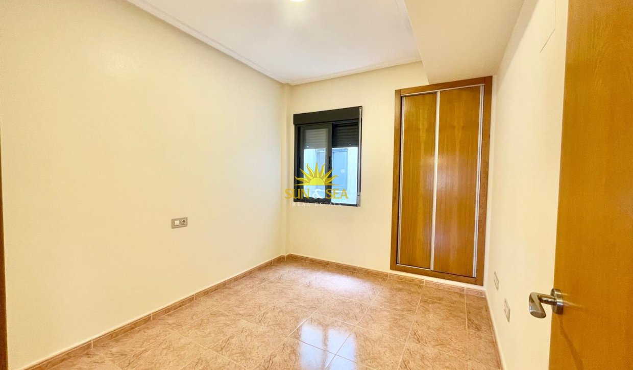Location à long terme - Appartement - Bigastro