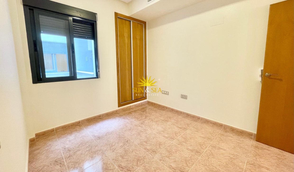 Location à long terme - Appartement - Bigastro
