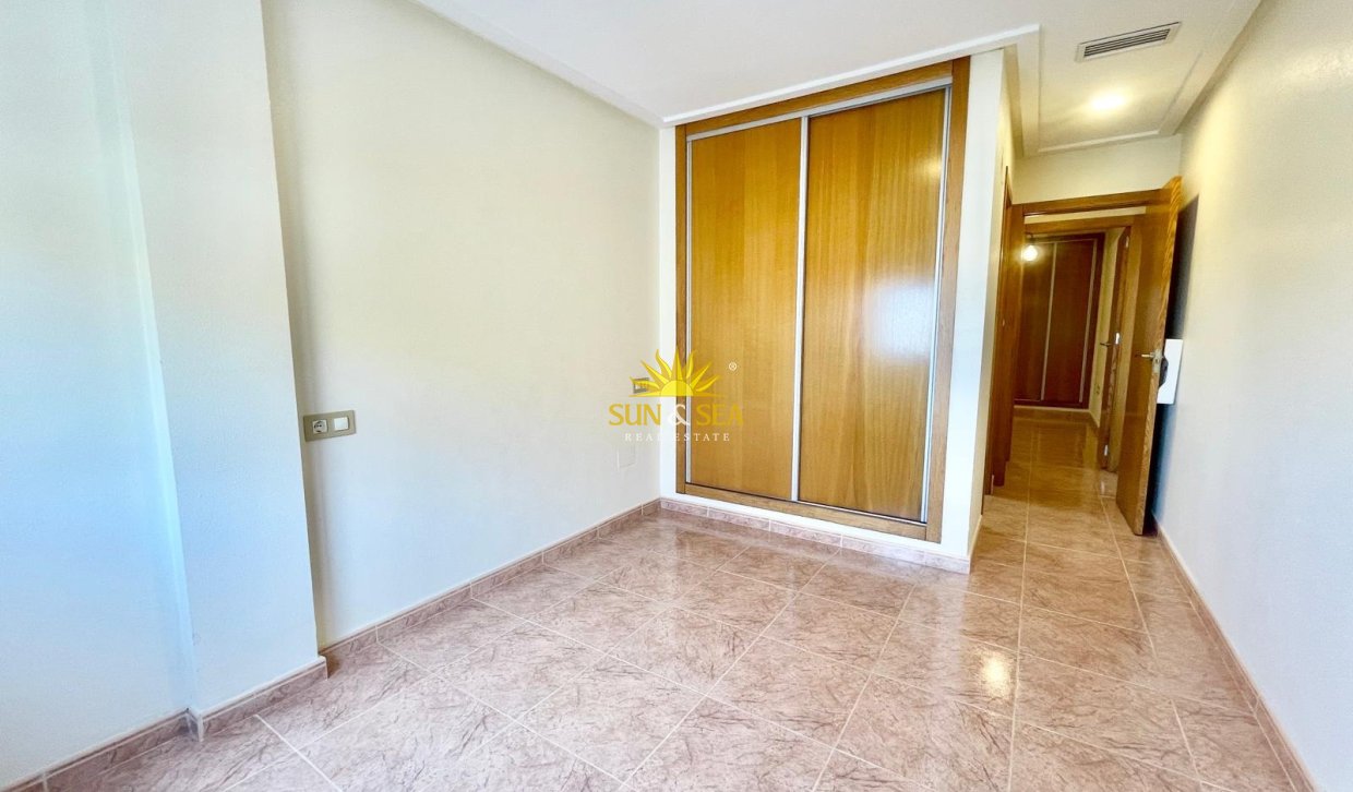 Location à long terme - Appartement - Bigastro